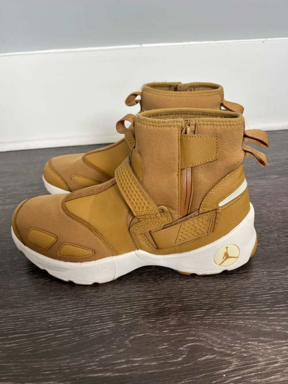 Air Jordan Trunner LX High in “Golden Harvest”